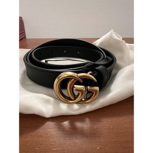 GUCCI Slim leather belt with double G buckle